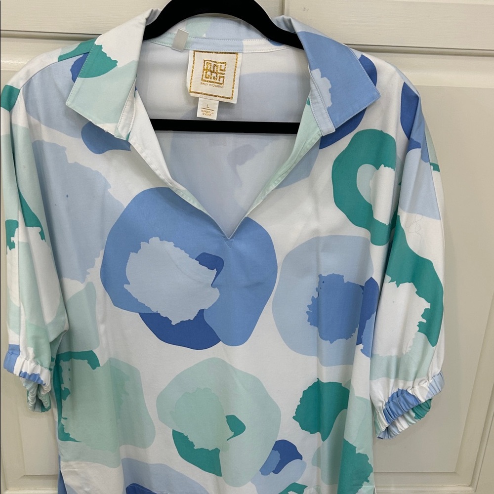 Stylish Women's Button Down Shirt in Blue and Green